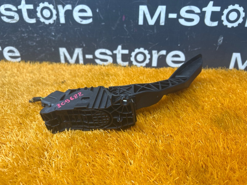 педаль газа, 1500 рублей, Красноярск