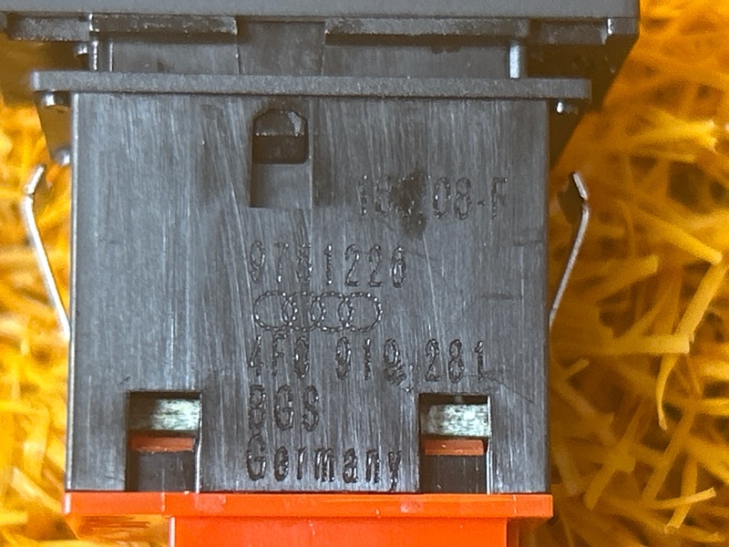 Кнопка включения парктроников, 500 рублей, Красноярск