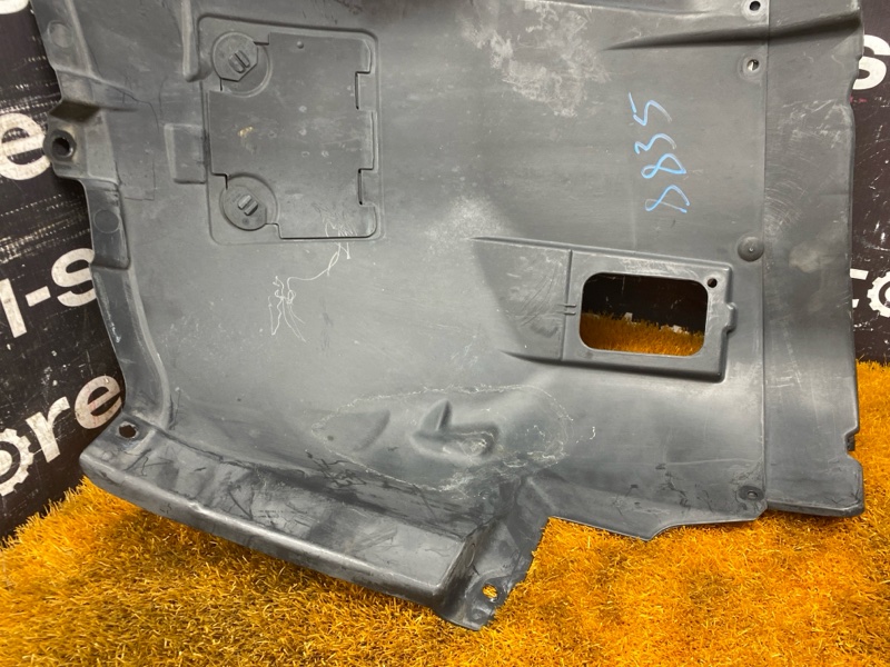 подкрылок, 2000 рублей, Красноярск