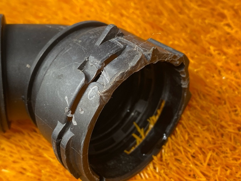 Патрубок радиатора нижний, 2500 рублей, Красноярск