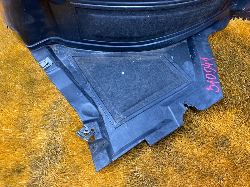 подкрылок, 7500 рублей, Красноярск