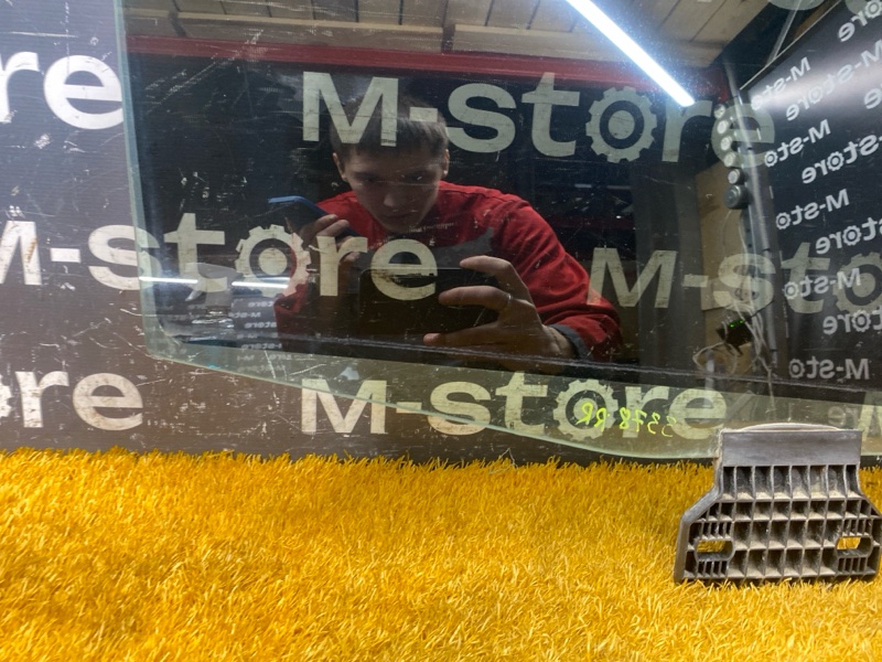 Стекло боковое, 500 рублей, Красноярск