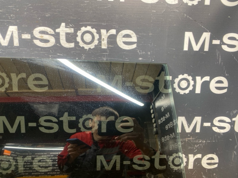 Стекло боковое, 500 рублей, Красноярск