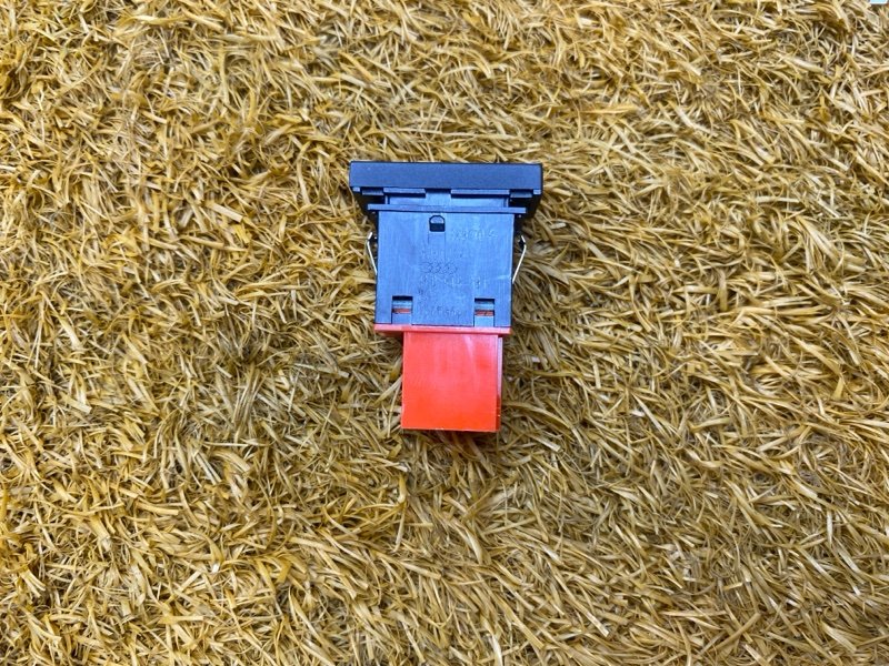 Кнопка включения парктроников, 500 рублей, Красноярск