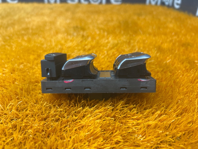 Блок управления стеклоподъемниками, 2000 рублей, Красноярск