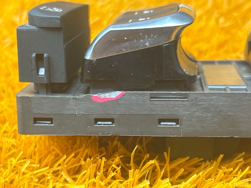 Блок управления стеклоподъемниками, 2000 рублей, Красноярск