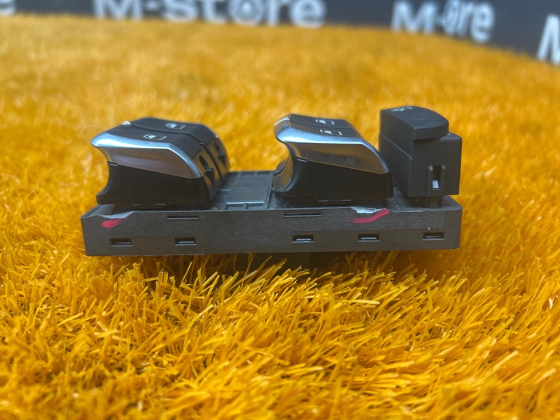 Блок управления стеклоподъемниками, 2000 рублей, Красноярск