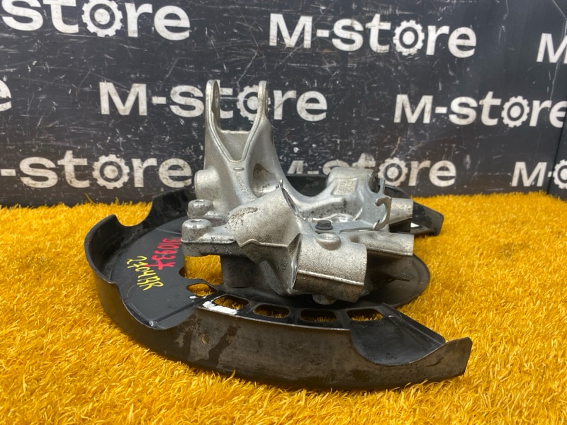 кулак поворотный, 2000 рублей, Красноярск