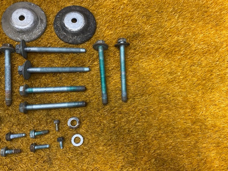 Болты и гайки задней подвески, 1000 рублей, Красноярск