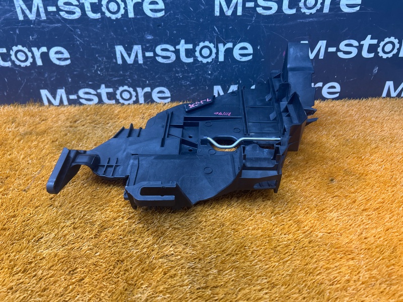 кронштейн фары, 3000 рублей, Красноярск