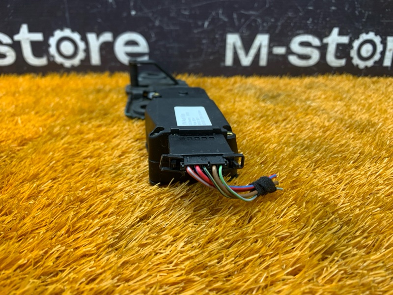 Доводчик крышки багажника, 5000 рублей, Красноярск