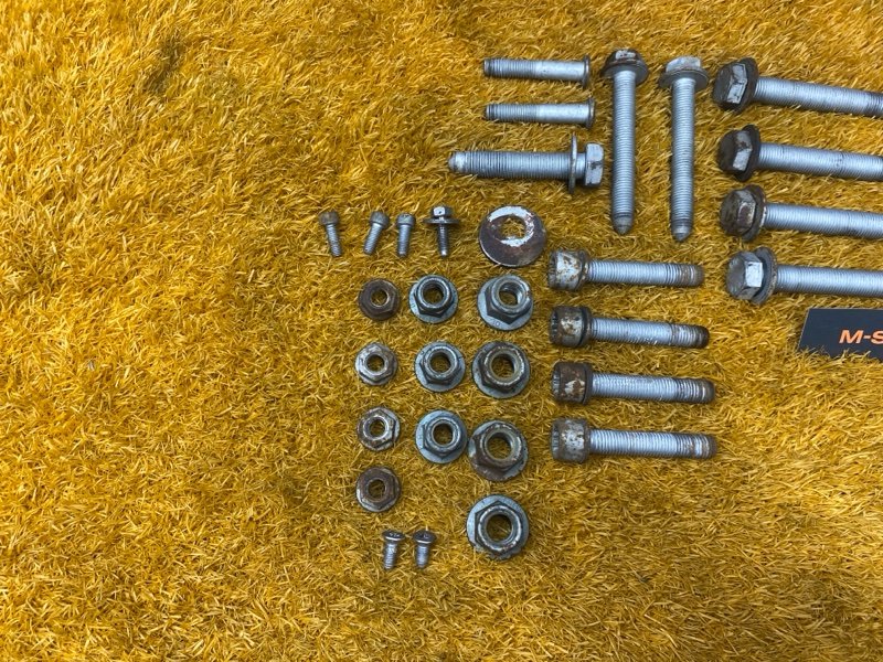 Болты и гайки задней подвески, 400 рублей, Красноярск