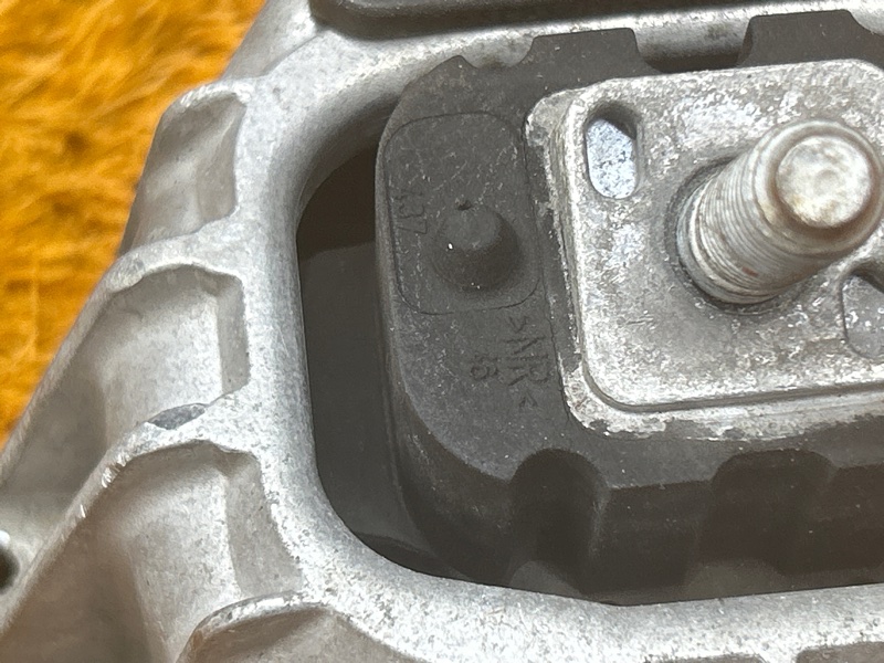 подушка двигателя, 1000 рублей, Красноярск