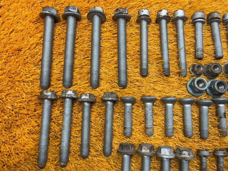 Болты и гайки задней подвески, 800 рублей, Красноярск