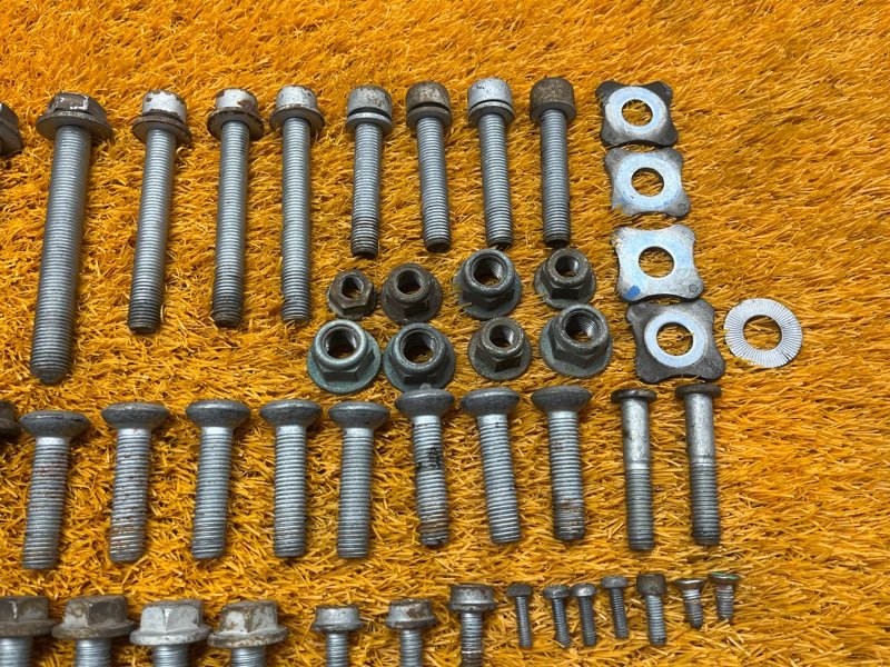 Болты и гайки задней подвески, 800 рублей, Красноярск