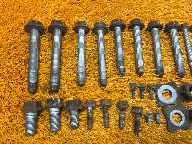 Болты и гайки задней подвески, 700 рублей, Красноярск