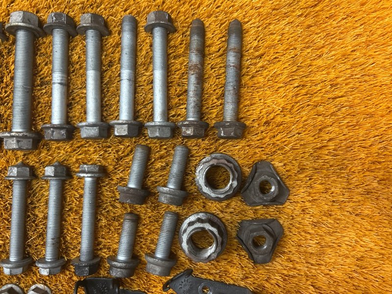 Болты и гайки задней подвески, 900 рублей, Красноярск