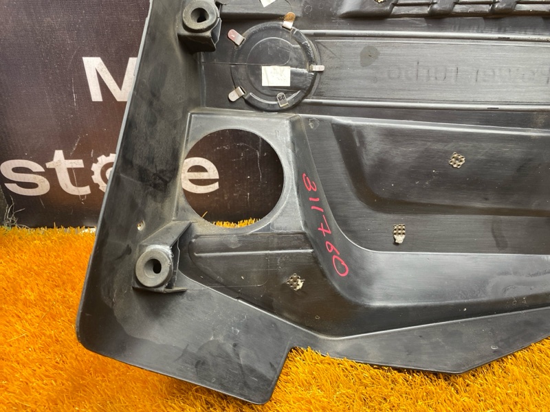 крышка двигателя, 2000 рублей, Красноярск