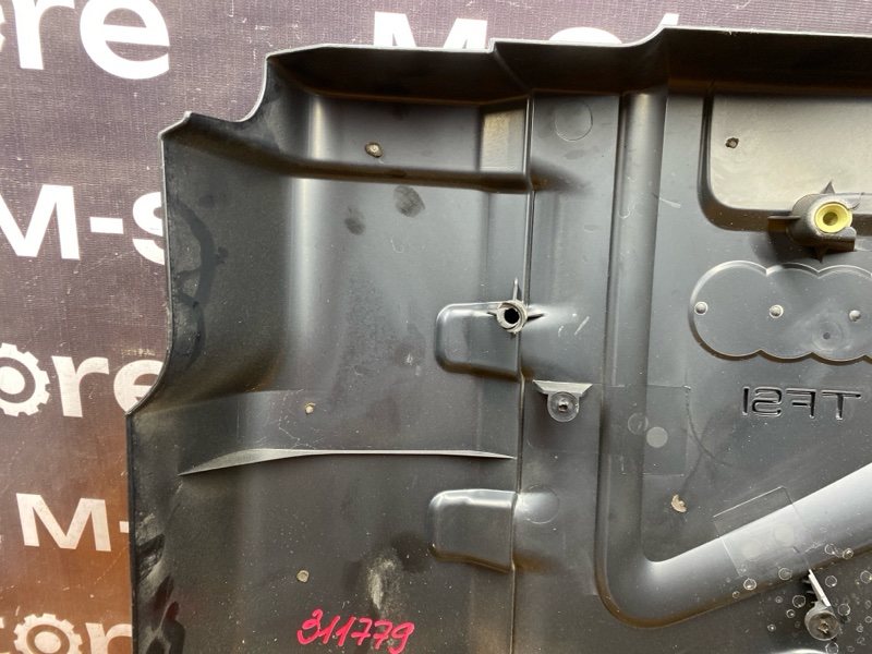 крышка двигателя, 2000 рублей, Красноярск