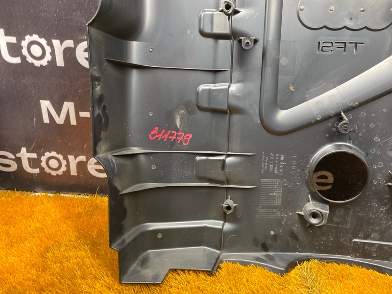 крышка двигателя, 2000 рублей, Красноярск