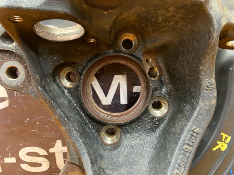 кулак поворотный, 2000 рублей, Красноярск