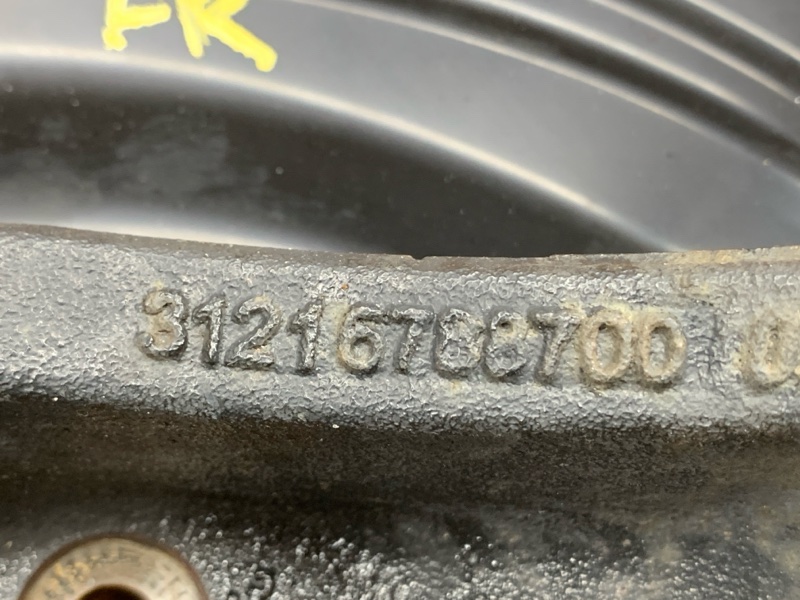 кулак поворотный, 2000 рублей, Красноярск