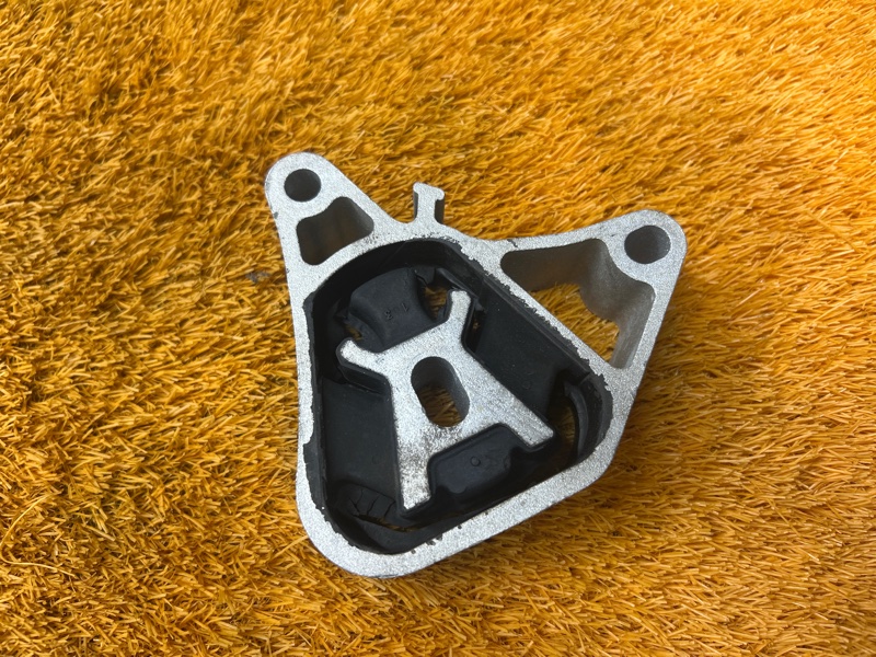 подушка двигателя, 2500 рублей, Красноярск