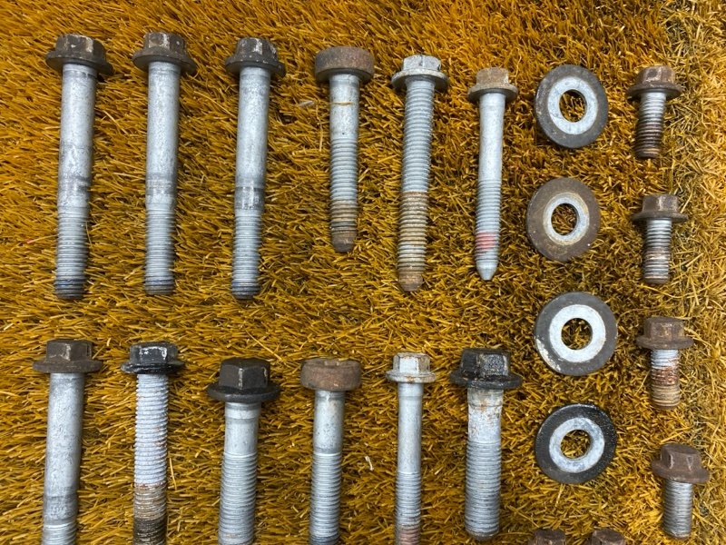 Болты и гайки задней подвески, 900 рублей, Красноярск