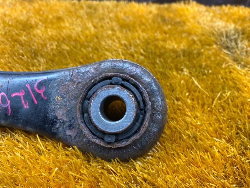 Рычаг подвески верхний, 1000 рублей, Красноярск