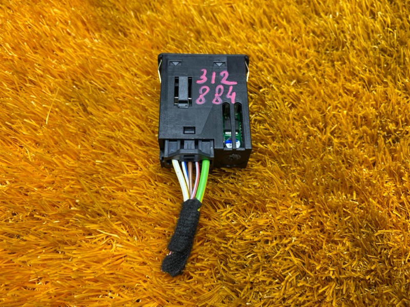 Кнопка подогрева сидений, 1350 рублей, Красноярск