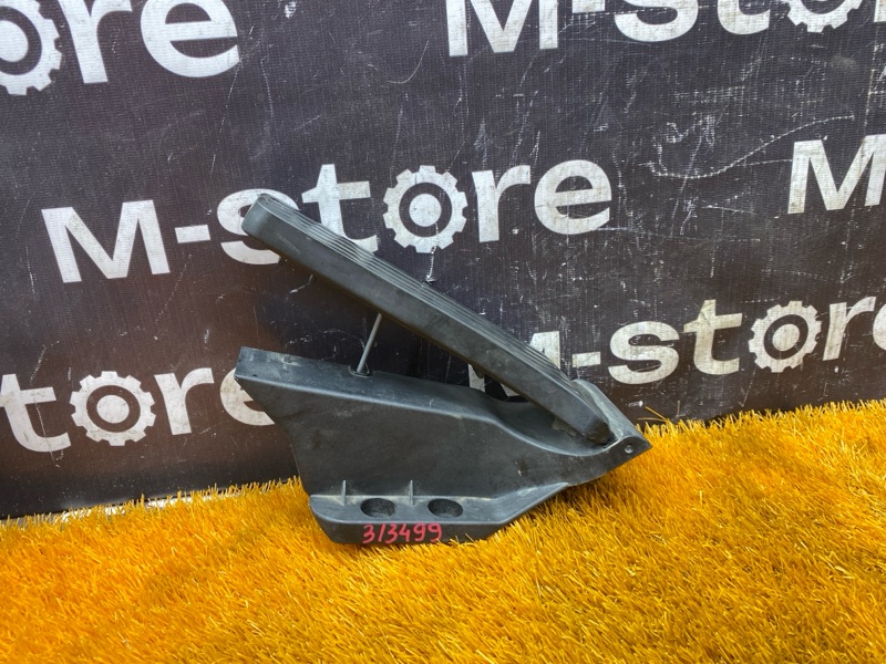 педаль газа, 1000 рублей, Красноярск