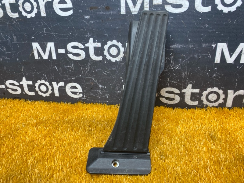 педаль газа, 1000 рублей, Красноярск