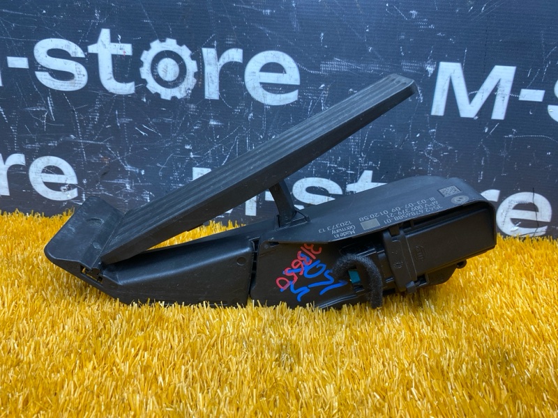 педаль газа, 1000 рублей, Красноярск