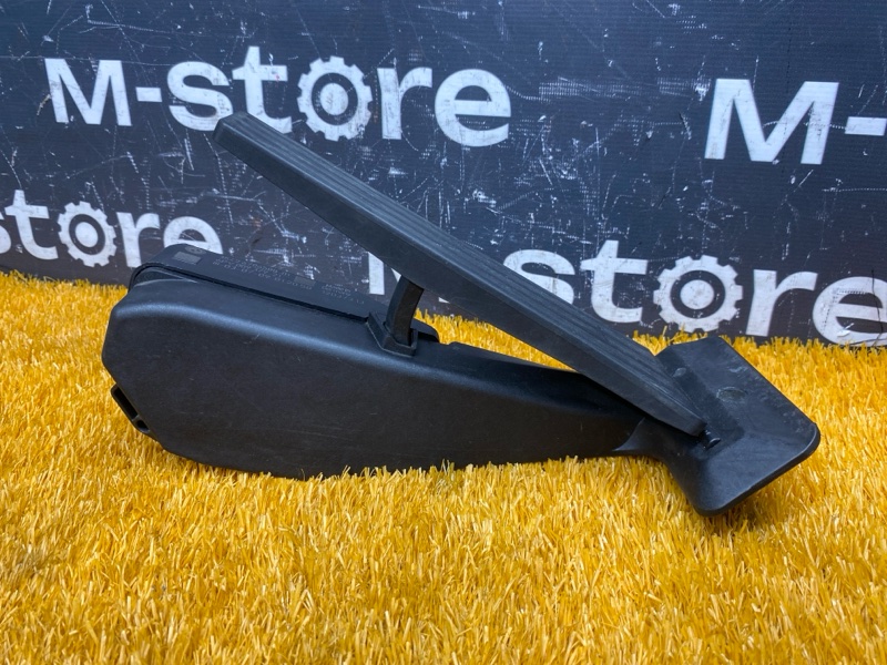 педаль газа, 1000 рублей, Красноярск