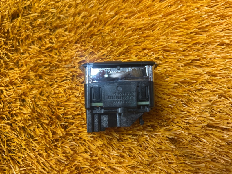 кнопка стеклоподъемника, 200 рублей, Красноярск