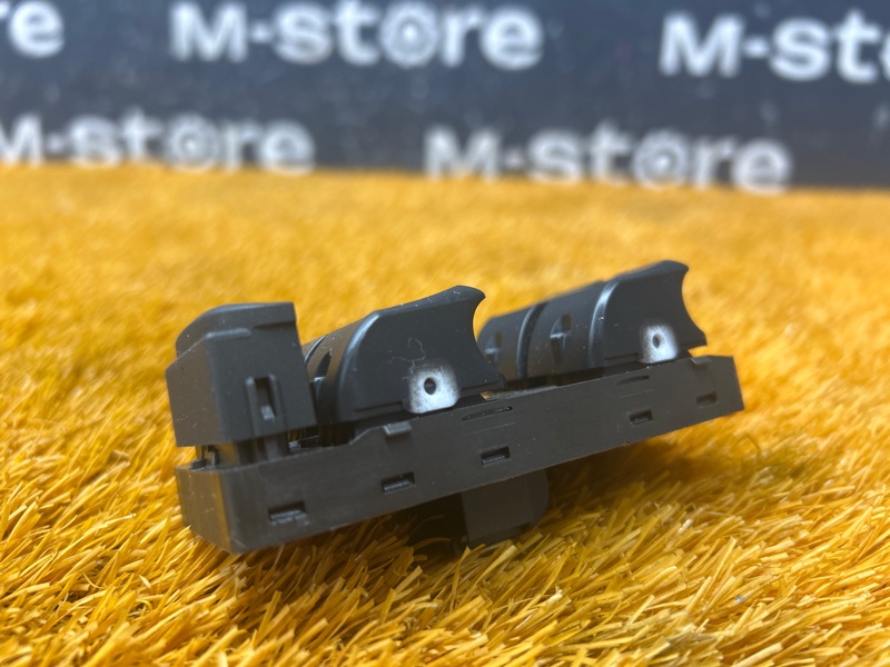 Блок управления стеклоподъемниками, 2000 рублей, Красноярск