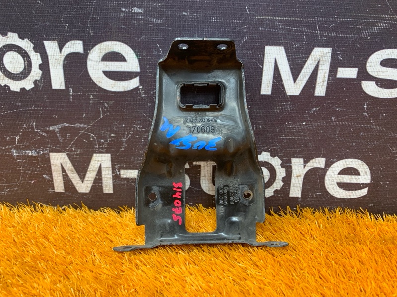 Кронштейн замка капота, 500 рублей, Красноярск