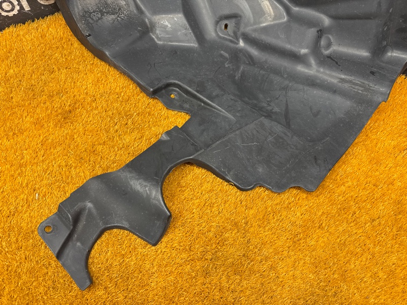 подкрылок, 8000 рублей, Красноярск