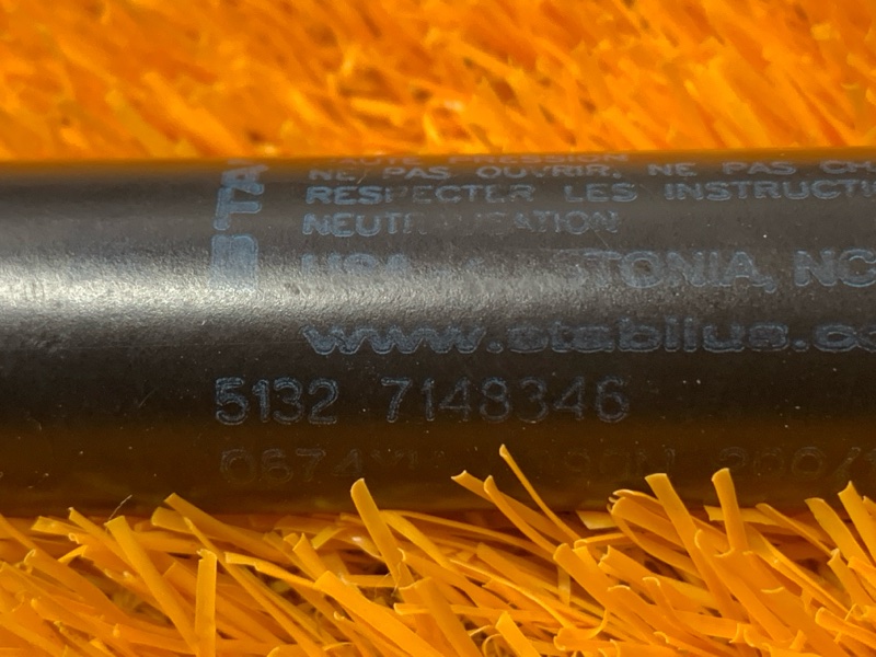 амортизатор капота, 500 рублей, Красноярск