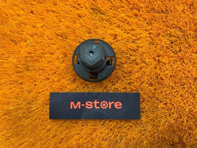 Отбойник капота, 500 рублей, Красноярск