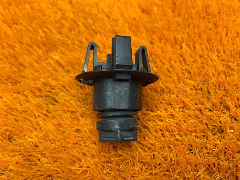 Отбойник капота, 500 рублей, Красноярск