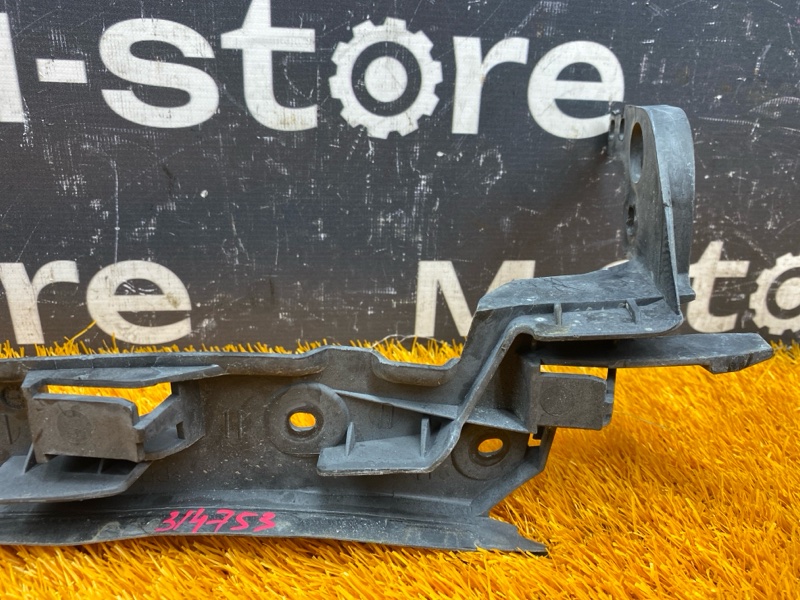 крепление бампера, 4000 рублей, Красноярск