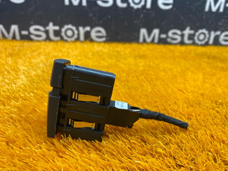 Кнопка открывания бардачка, 300 рублей, Красноярск