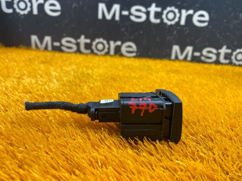 Кнопка открывания бардачка, 300 рублей, Красноярск