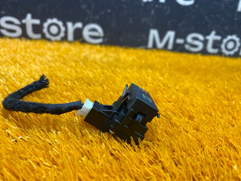 Кнопка управления дисплеем, 500 рублей, Красноярск