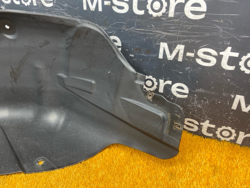 подкрылок, 2000 рублей, Красноярск