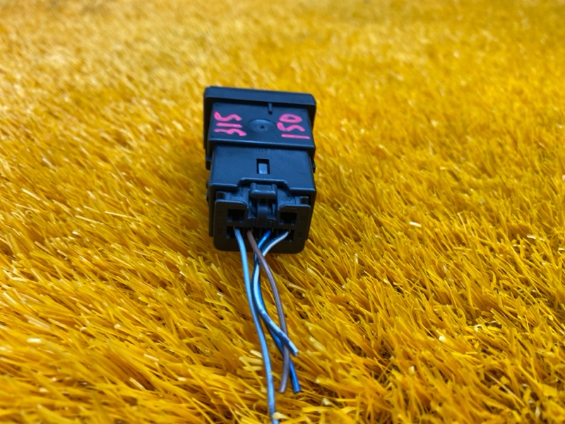 Кнопка подогрева сидений, 300 рублей, Красноярск