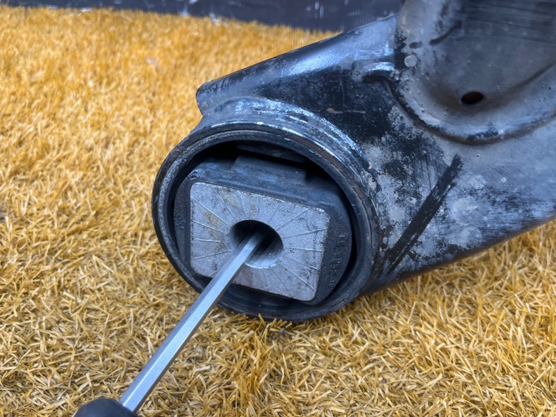 Балка поперечная (подрамник), 6000 рублей, Красноярск