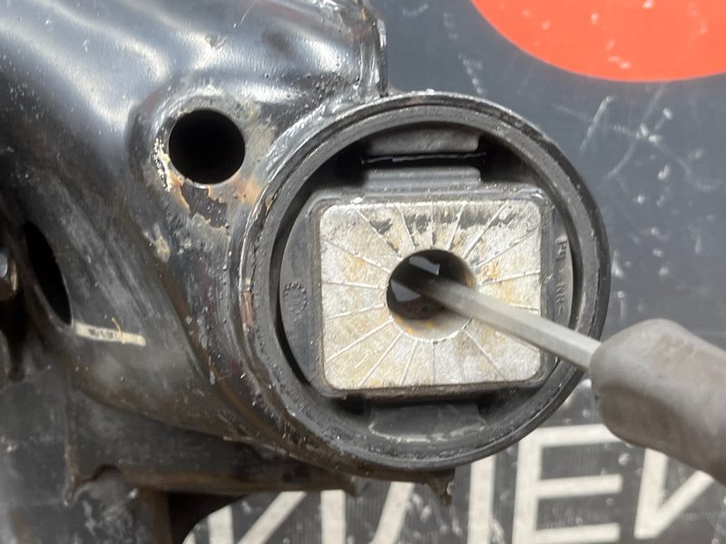 Балка поперечная (подрамник), 6000 рублей, Красноярск