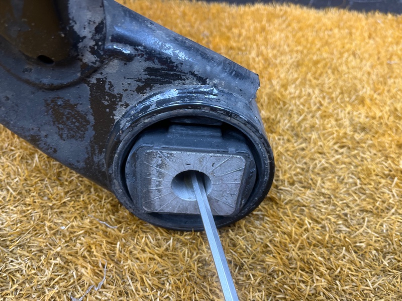 Балка поперечная (подрамник), 6000 рублей, Красноярск